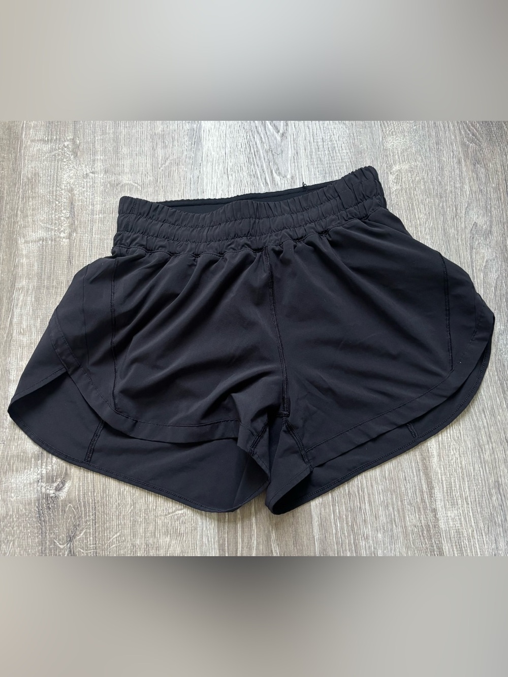 lululemon athletica Black Women's Shorts Size 6